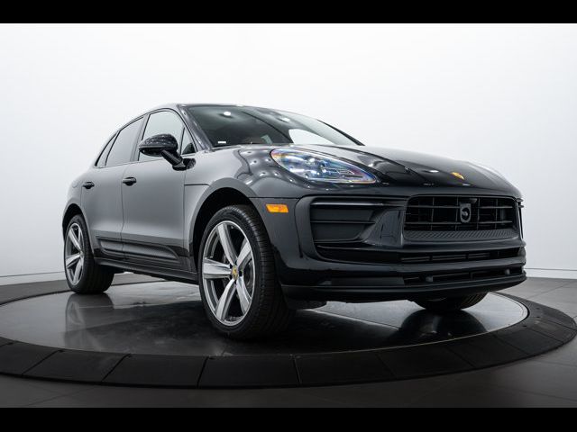 2025 Porsche Macan Base