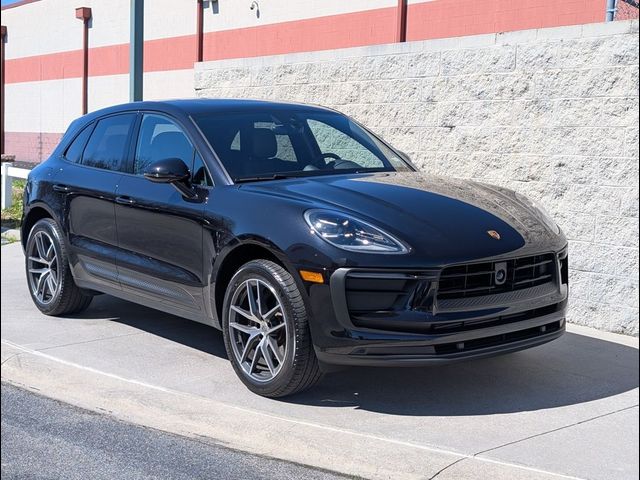 2025 Porsche Macan Base