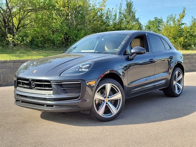 2025 Porsche Macan Base