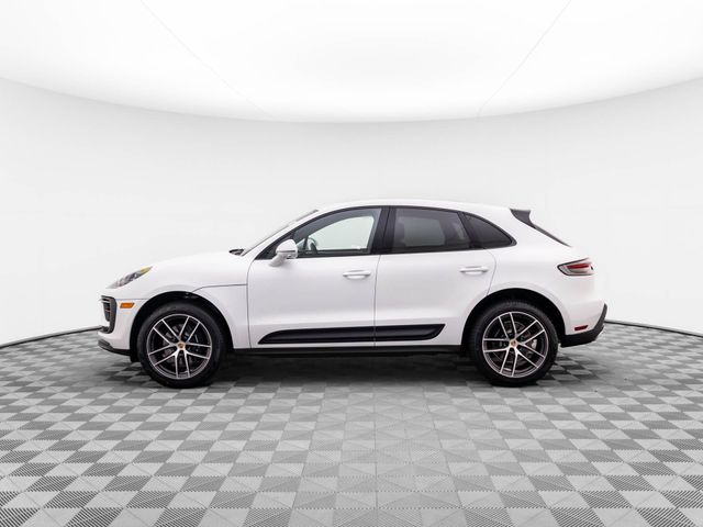 2025 Porsche Macan 