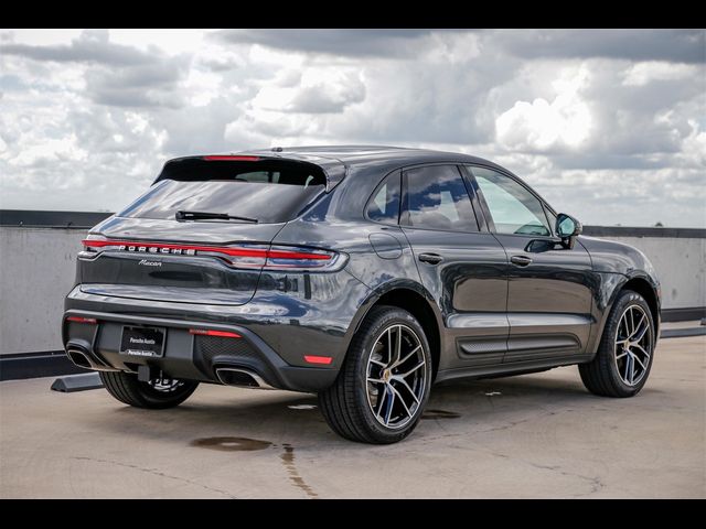 2025 Porsche Macan Base