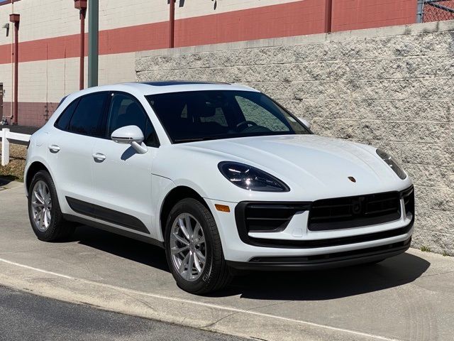 2025 Porsche Macan Base