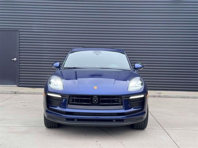 2025 Porsche Macan T