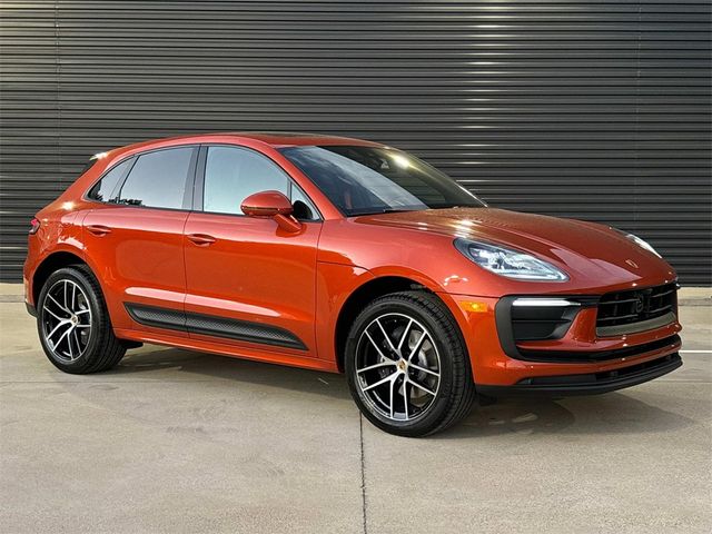 2025 Porsche Macan Base