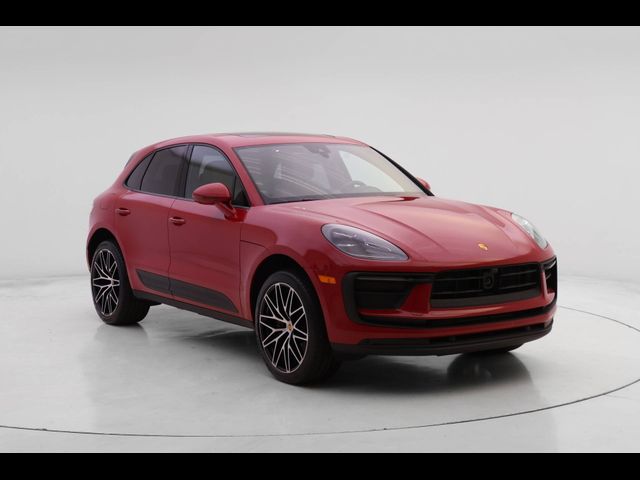 2025 Porsche Macan Base