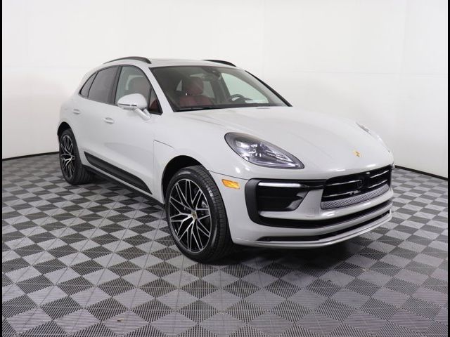 2025 Porsche Macan Base