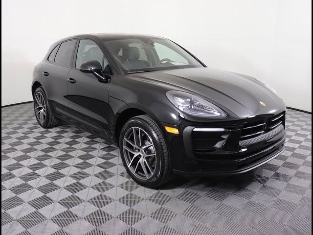 2025 Porsche Macan Base