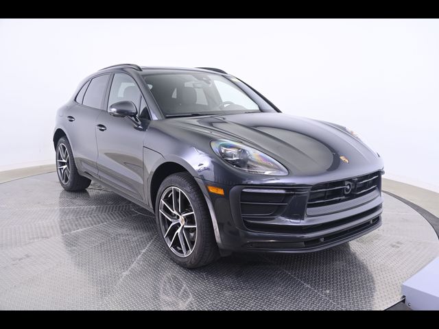 2025 Porsche Macan Base