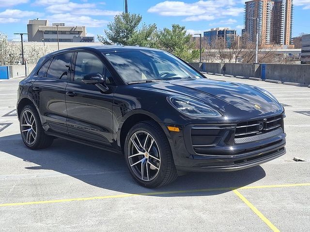 2025 Porsche Macan Base