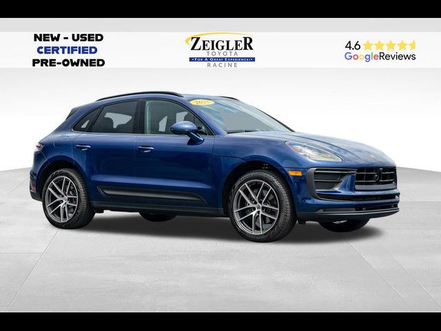2025 Porsche Macan Base