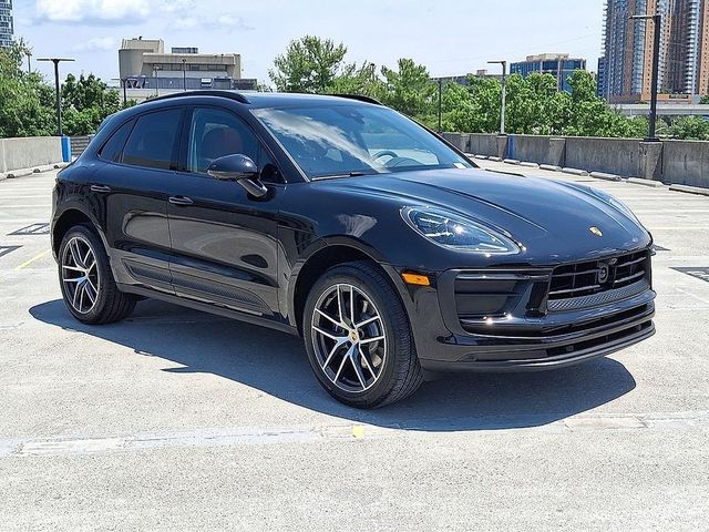2025 Porsche Macan Base