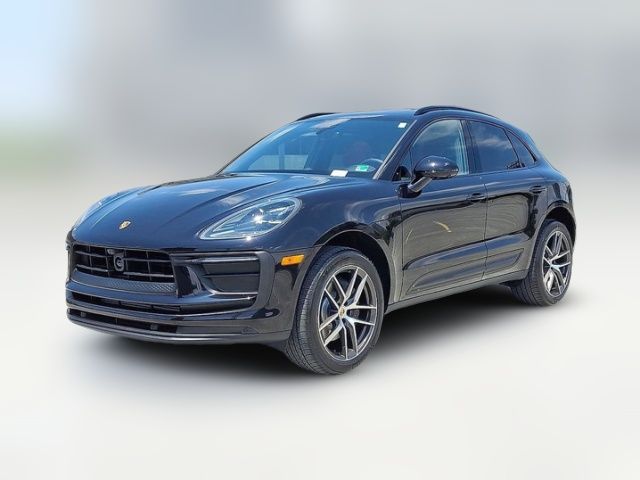 2025 Porsche Macan Base