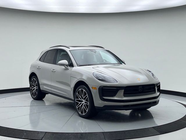 2025 Porsche Macan Base