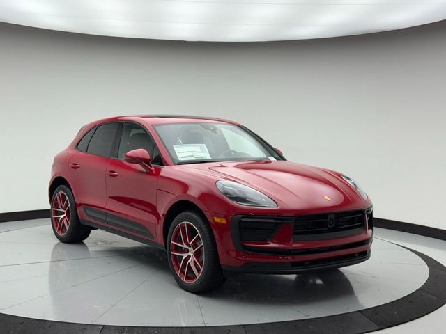 2025 Porsche Macan Base