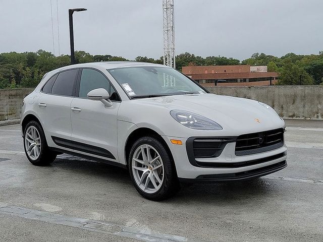2025 Porsche Macan Base
