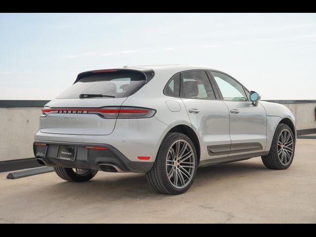 2025 Porsche Macan Base