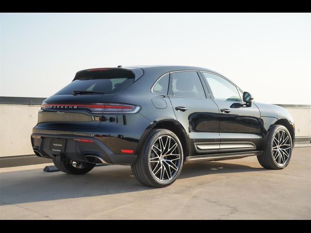 2025 Porsche Macan Base