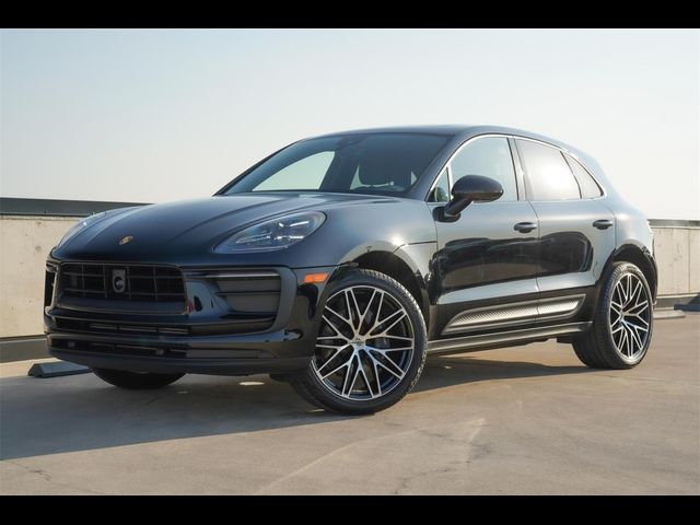 2025 Porsche Macan Base