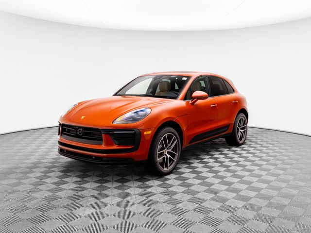 2025 Porsche Macan Base