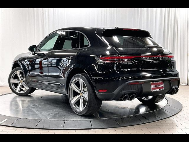 2025 Porsche Macan Base