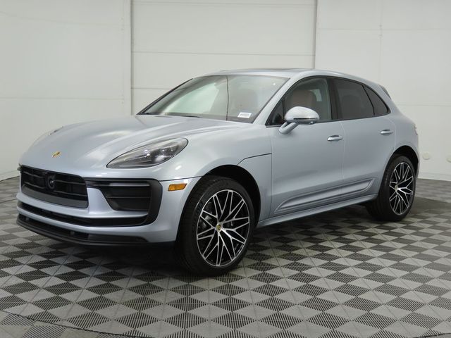 2025 Porsche Macan Base