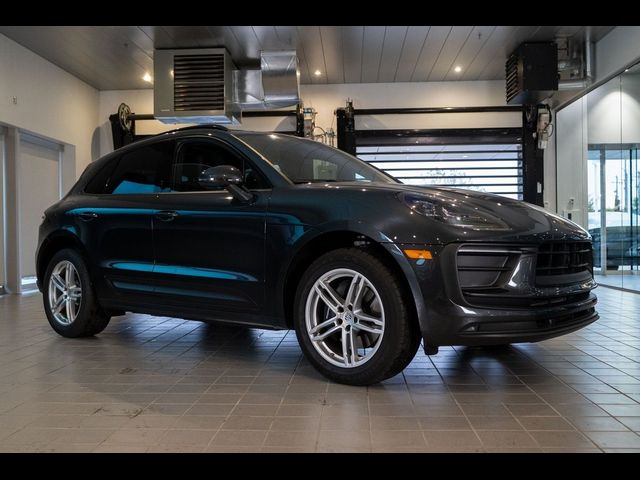 2025 Porsche Macan Base