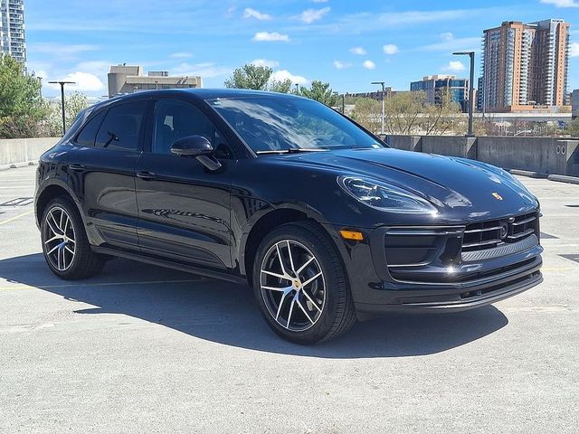 2025 Porsche Macan Base