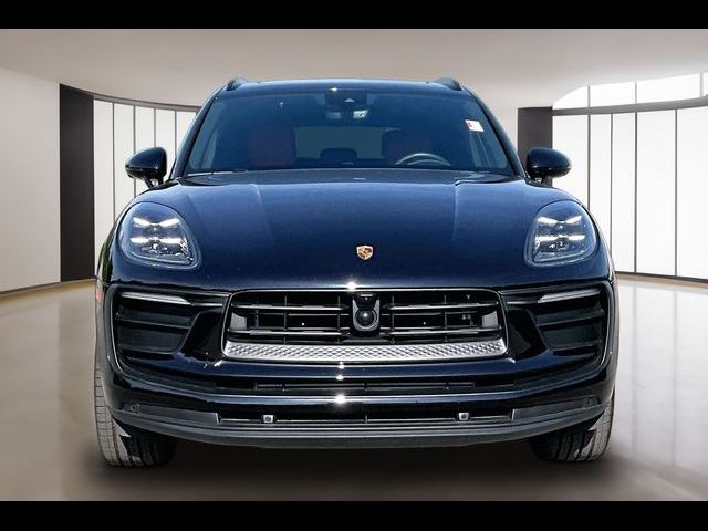 2025 Porsche Macan Base