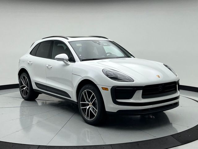2025 Porsche Macan Base