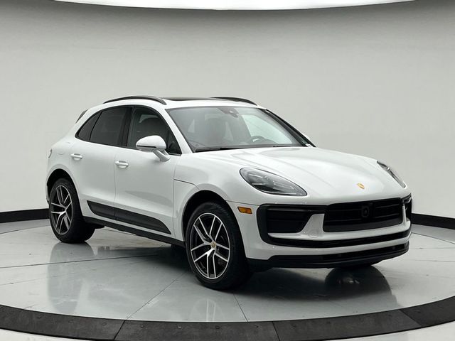 2025 Porsche Macan Base