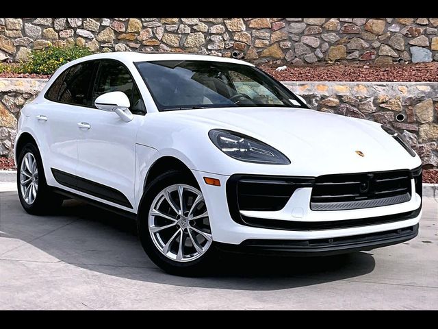 2025 Porsche Macan Base