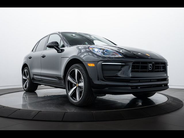 2025 Porsche Macan Base