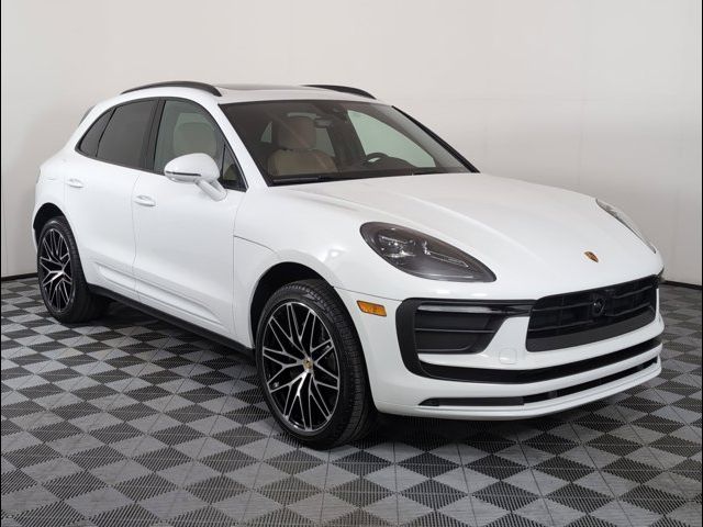 2025 Porsche Macan Base