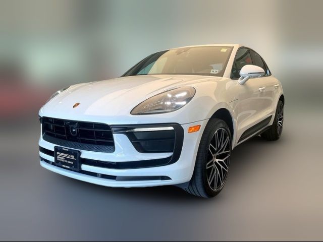 2025 Porsche Macan Base