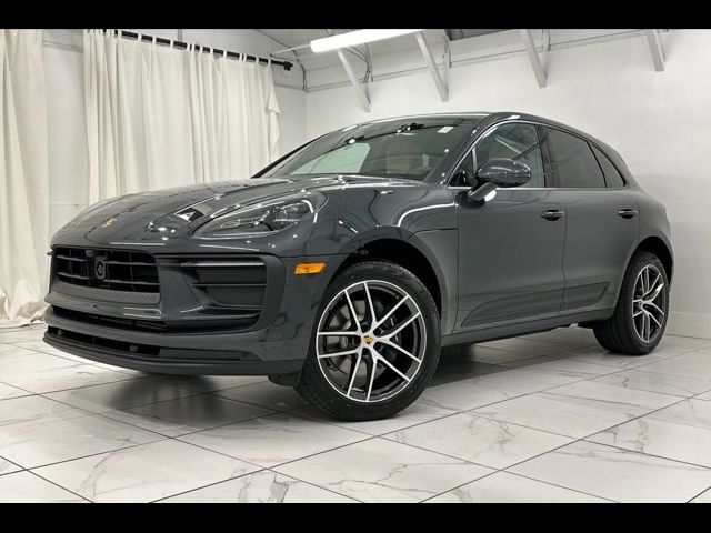 2025 Porsche Macan 