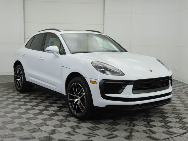 2025 Porsche Macan Base