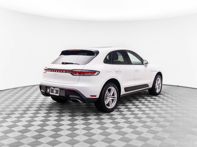 2025 Porsche Macan Base