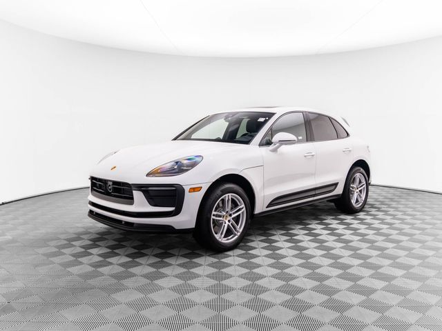 2025 Porsche Macan Base