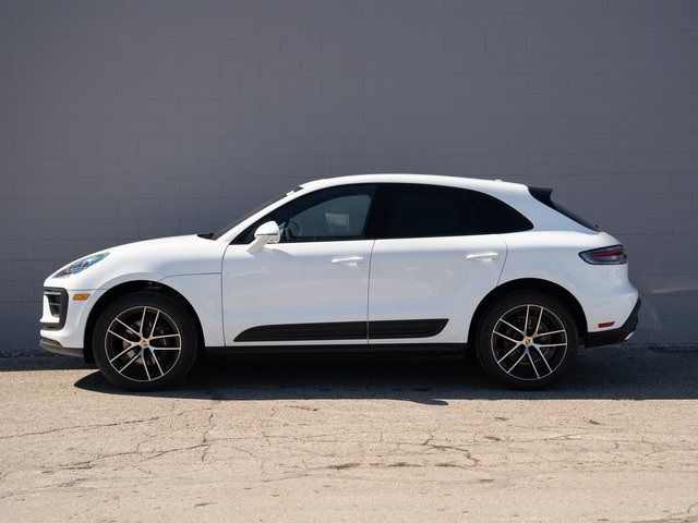 2025 Porsche Macan Base