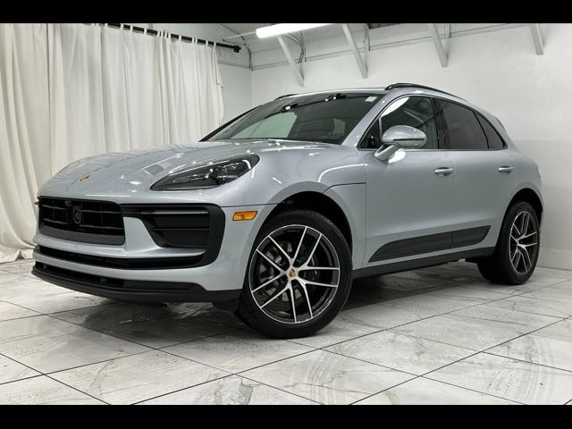 2025 Porsche Macan Base