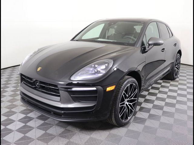 2025 Porsche Macan Base