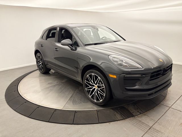 2025 Porsche Macan 