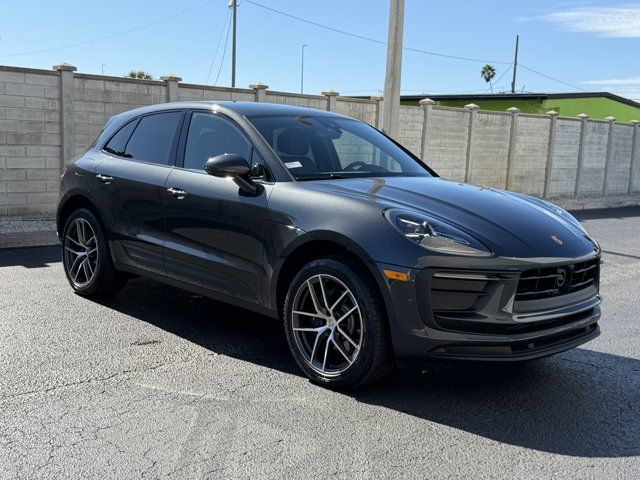 2025 Porsche Macan Base