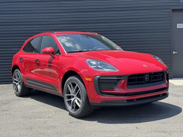 2025 Porsche Macan Base
