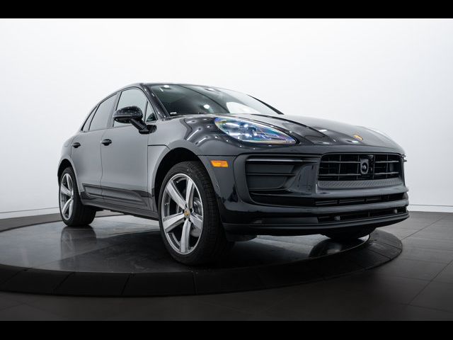 2025 Porsche Macan Base