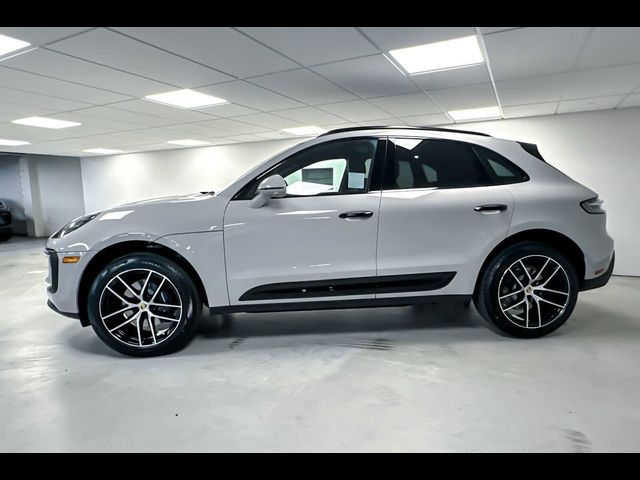 2025 Porsche Macan Base