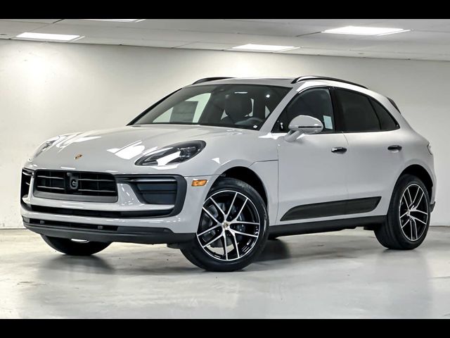 2025 Porsche Macan Base