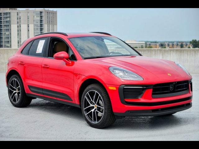 2025 Porsche Macan Base