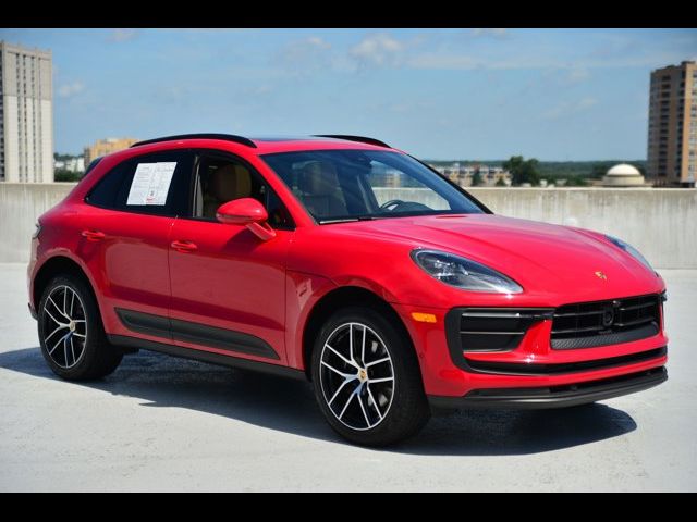 2025 Porsche Macan Base