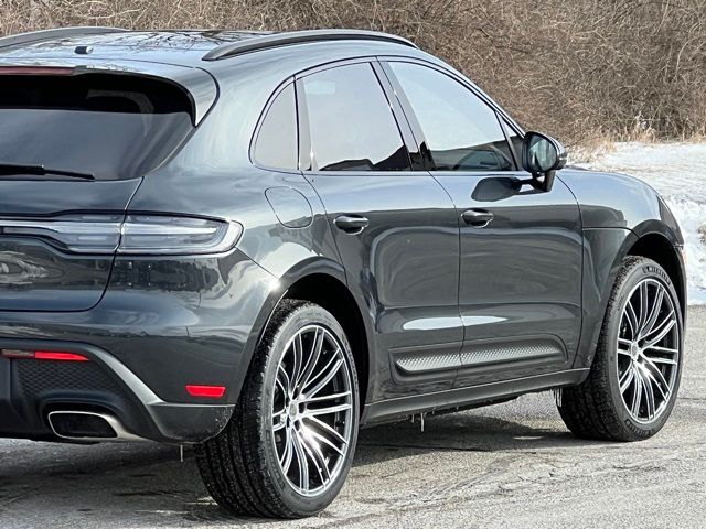 2025 Porsche Macan Base